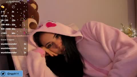 Snapshot of natalie_dream chatting on 12.26.24 natalia online show from 12.26.24