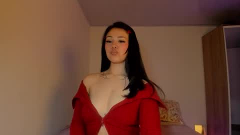 Snapshot of natalie_dream chatting on 10.06.25 natalia online show from 10.06.25