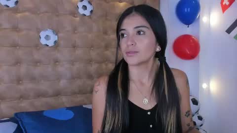 Snapshot of natalie_garciia chatting on 06.22.26 online show from 06.22.26