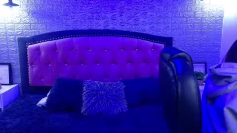 Snapshot of natalie_loffreda chatting on 10.23.25 natalie online show from 10.23.25