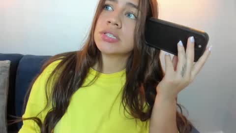 Snapshot of natalieferrer_ chatting on 11.21.25 natalieferrer_ online show from 11.21.25