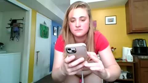 Snapshot of natalielynn4216 chatting on 05.30.26 natalielynn4216 online show from 05.30.26