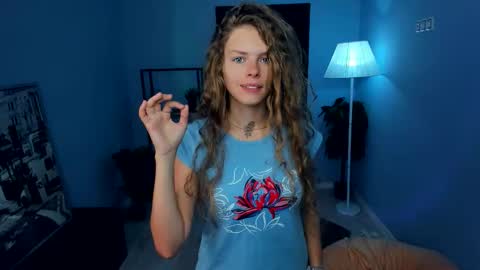 Snapshot of nataly_hello chatting on 09.17.25 Natalie online show from 09.17.25