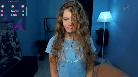 Snapshot of nataly_hello chatting on 09.28.25 Natalie online show from 09.28.25