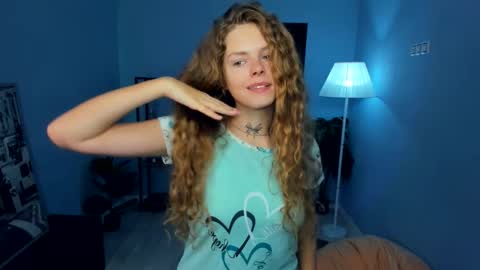 Snapshot of nataly_hello chatting on 10.19.25 Natalie online show from 10.19.25
