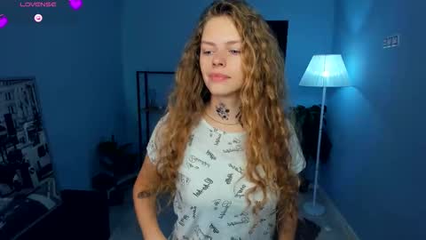 Snapshot of nataly_hello chatting on 10.20.25 Natalie online show from 10.20.25
