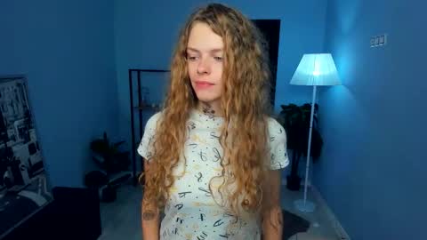 Snapshot of nataly_hello chatting on 10.22.25 Natalie online show from 10.22.25