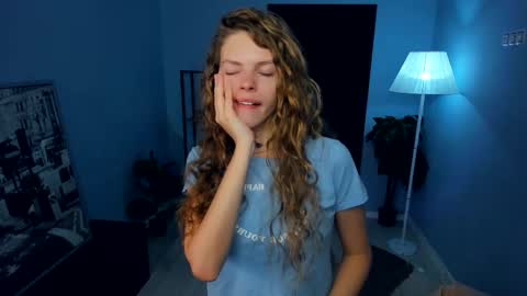 Snapshot of nataly_hello chatting on 10.31.25 Natalie online show from 10.31.25