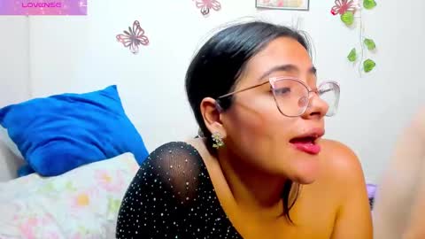 Snapshot of natalystevens chatting on 12.17.24 natalystevens online show from 12.17.24