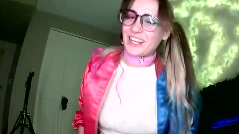 natasha_123341319 online show from 10.31.25