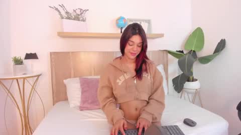 Snapshot of natasha_420 chatting on 01.05.25 N A T A S H A online show from 01.05.25