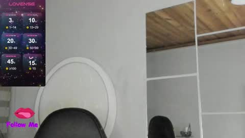 Snapshot of natasha__logan chatting on 10.12.25 Natasha online show from 10.12.25