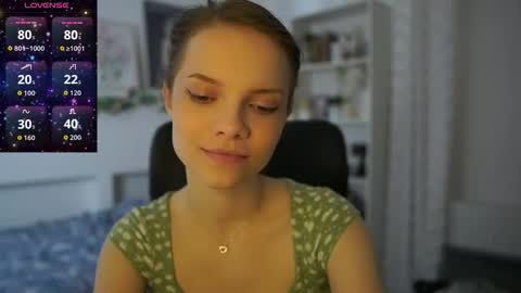 Snapshot of natasha__malkova chatting on 10.15.25 natasha__malkova online show from 10.15.25