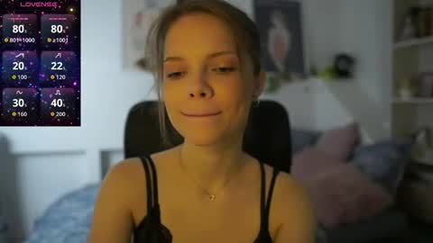 Snapshot of natasha__malkova chatting on 11.07.25 natasha__malkova online show from 11.07.25