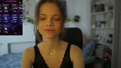 Snapshot of natasha__malkova chatting on 11.18.25 natasha__malkova online show from 11.18.25