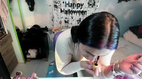 Natasha Bernett online show from 10.11.25