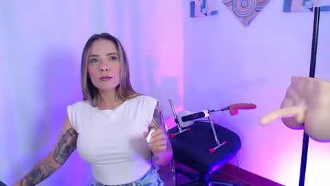 Snapshot of natasha_cam222 chatting on 11.28.25 Natasha online show from 11.28.25