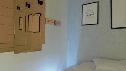 Snapshot of natasha_harpper chatting on 10.20.25 Natasha online show from 10.20.25