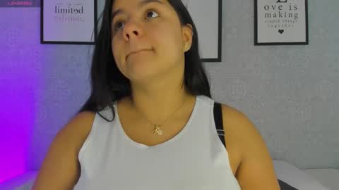 Snapshot of natasha_harpper chatting on 11.05.25 Natasha online show from 11.05.25