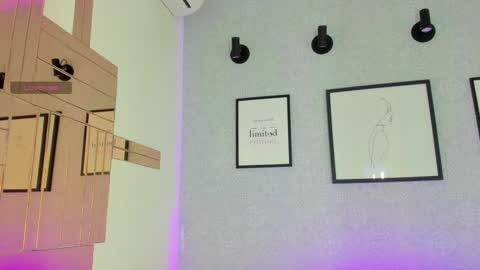 Snapshot of natasha_harpper chatting on 11.11.25 Natasha online show from 11.11.25