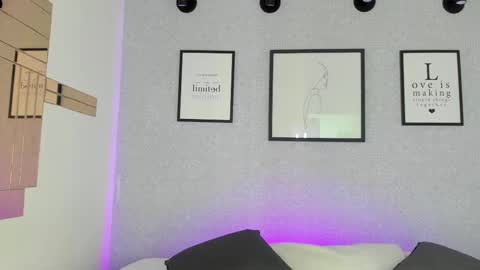 Snapshot of natasha_harpper chatting on 11.22.25 Natasha online show from 11.22.25