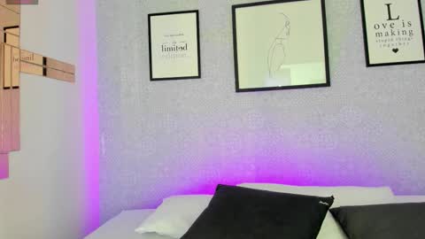 Snapshot of natasha_harpper chatting on 12.04.25 Natasha online show from 12.04.25