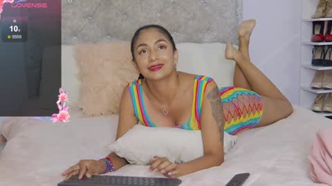 Snapshot of natasha_shine22 chatting on 12.20.24 natasha_shine22 online show from 12.20.24