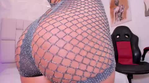 Natasha Smith online show from 03.05.25