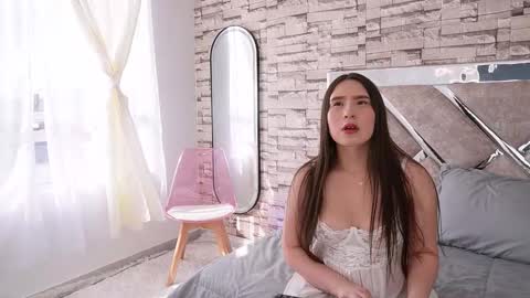 Natasha Vesper  online show from 12.03.25