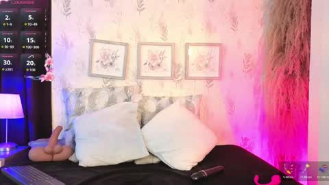 Natasha Blade online show from 05.18.26