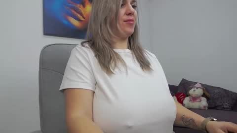 Snapshot of natashaboobs chatting on 02.15.25 natashaboobs online show from 02.15.25