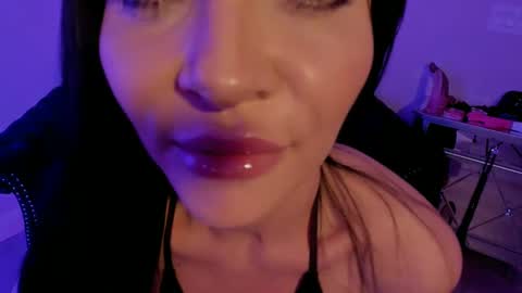 NatashaxoBangs online show from 02.07.25