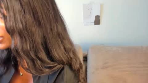 Natassia Dreams online show from 04.19.26