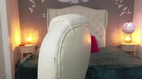 Snapshot of nathaly_blue chatting on 12.06.24 nathaly_blue online show from 12.06.24