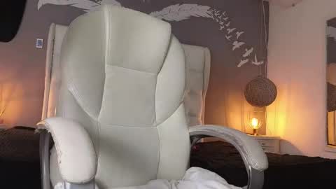 Snapshot of nathaly_blue chatting on 12.17.24 nathaly_blue online show from 12.17.24