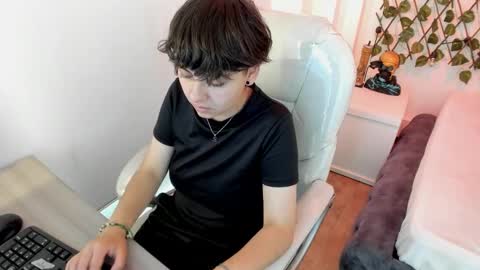 Snapshot of nathalyy_ds chatting on 12.16.25 nathalyy_ds online show from 12.16.25