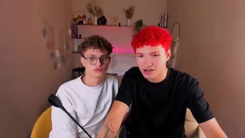 Snapshot of nathan_curl chatting on 11.06.25 Nathan online show from 11.06.25