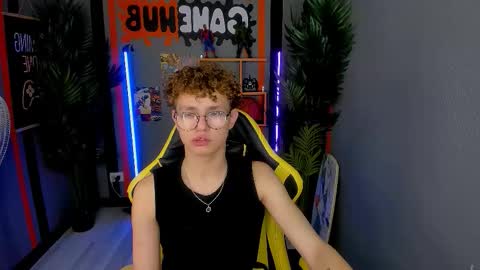 Snapshot of nathan_curl chatting on 12.03.25 Nathan online show from 12.03.25