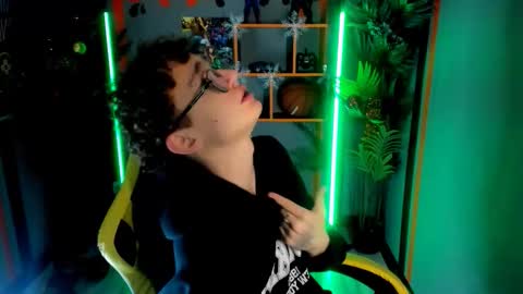 Snapshot of nathan_curl chatting on 12.21.25 Nathan online show from 12.21.25