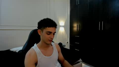 Snapshot of nathan_shimmer chatting on 05.10.26 nathan_shimmer online show from 05.10.26
