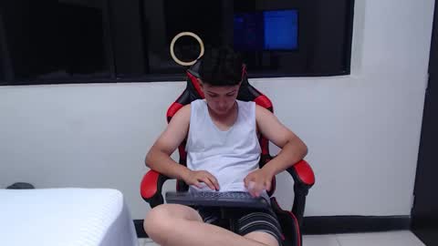 Snapshot of nathanbrookss chatting on 12.15.25 NathanBrooks online show from 12.15.25