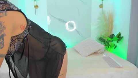 Snapshot of nathassa_grant_ chatting on 05.06.26 Natha online show from 05.06.26