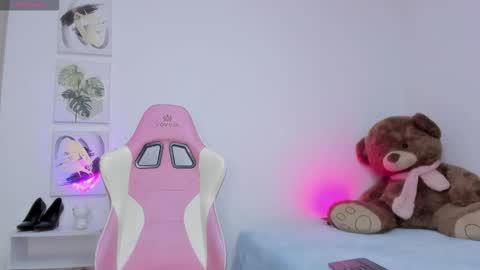 nathy_rosales online show from 11.21.25