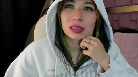 Snapshot of natsuki_09 chatting on 12.10.24 Nat  online show from 12.10.24