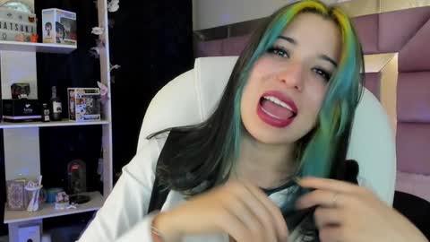 Snapshot of natsuki_09 chatting on 12.19.24 Nat  online show from 12.19.24