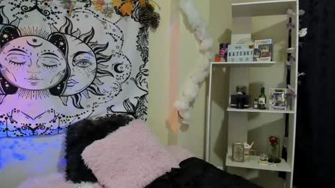 Snapshot of natsuki_09 chatting on 01.16.25 Nat  online show from 01.16.25