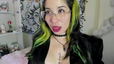 Snapshot of natsuki_09 chatting on 09.23.25 Nat  online show from 09.23.25