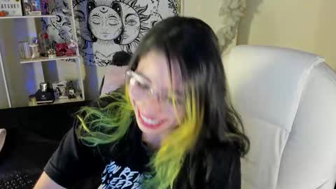 Snapshot of natsuki_09 chatting on 10.24.25 Nat  online show from 10.24.25