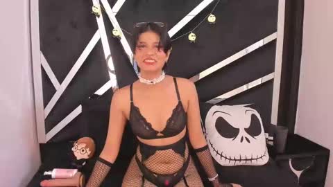 natsumiht online show from 10.24.25