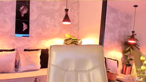 Snapshot of natt_collins chatting on 10.30.25 Natalia online show from 10.30.25